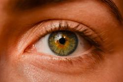 Occhi secchi: un sintomo frequente della menopausa